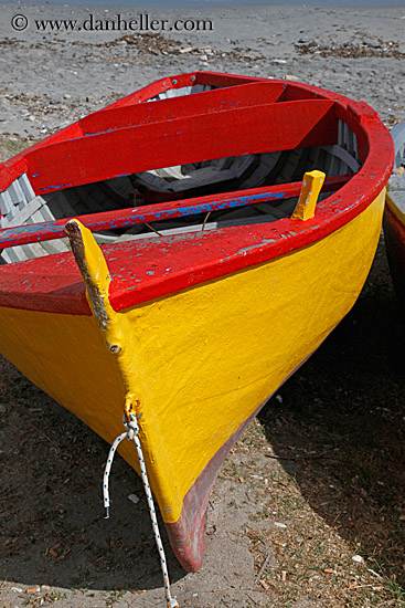 yellow-boat-on-beach-5.jpg