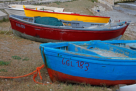 yellow-red-n-blue-boats-on-beach-1.jpg