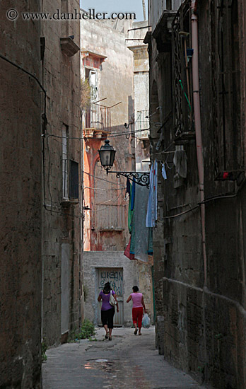 narrow-alley-n-people-walking-2.jpg