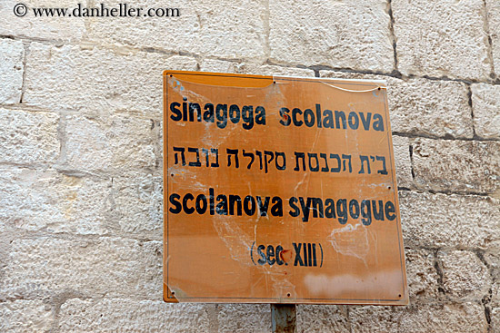 scolanova-synagogue-sign.jpg