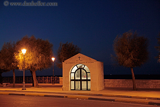 tiny-church-n-lamp_post-at-dusk.jpg