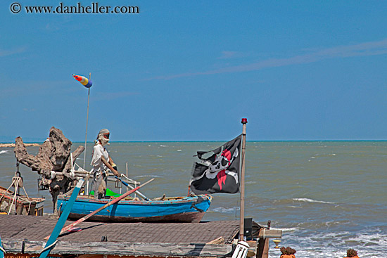 pirate-n-boat-n-skull-flag.jpg