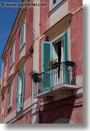 images/Europe/Italy/Puglia/Trani/Windows/window-n-balcony-1.jpg