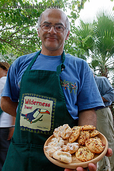 pepe-offering-cookies.jpg