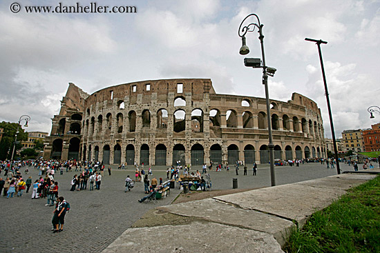 colosseum-n-piazza.jpg