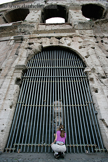 jill-at-colosseum-gate.jpg