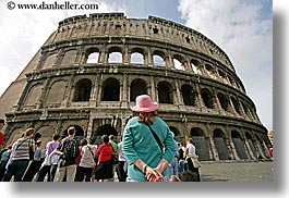 images/Europe/Italy/Rome/Colosseum/woman-looking-up-at-colosseum.jpg