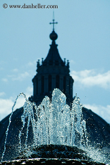 fountain-n-church-dome.jpg