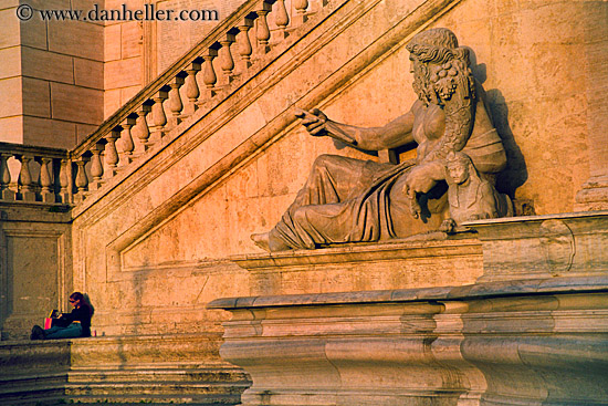 statue-n-woman-reading.jpg