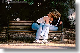 images/Europe/Italy/Rome/People/couple-kissing-on-bench.jpg