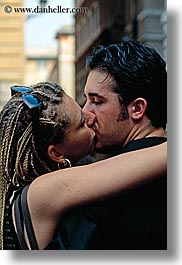 images/Europe/Italy/Rome/People/man-kissing-woman-w-braided-hair-1.jpg