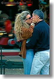 images/Europe/Italy/Rome/People/woman-kissing-man.jpg