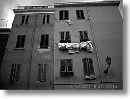 images/Europe/Italy/Sardinia/Alghero/Windows/laundry-5-bw.jpg