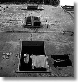 images/Europe/Italy/Sardinia/Alghero/Windows/laundry-6-bw.jpg