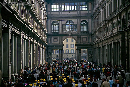 uffizio-crowd.jpg