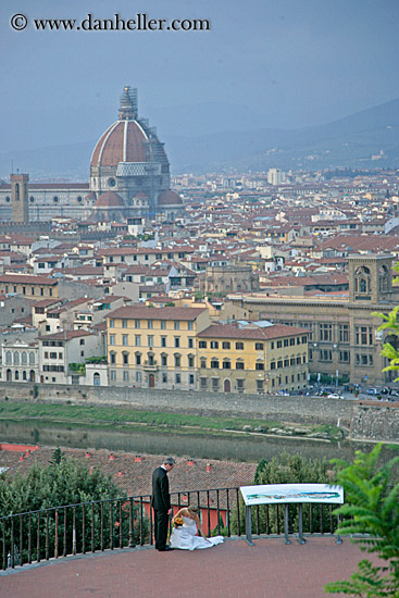 florence-cityscape-bride-n-groom-2.jpg