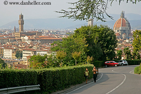 florence-cityscape-n-pedestrians-2.jpg