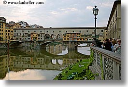 images/Europe/Italy/Tuscany/Florence/PonteVecchio/ponte_vecchio-n-lawn-3.jpg
