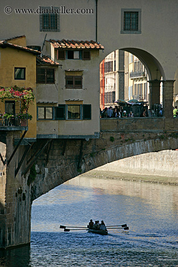 ponte_vecchio-row_boat-4.jpg