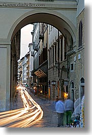 images/Europe/Italy/Tuscany/Florence/Streets/car-tail_lights-in-tunnel-2.jpg