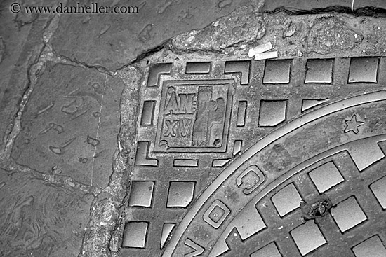 florence-manhole-5.jpg