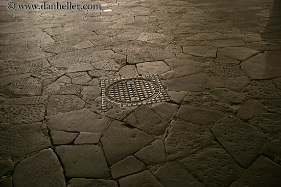 florence-manhole-6.jpg