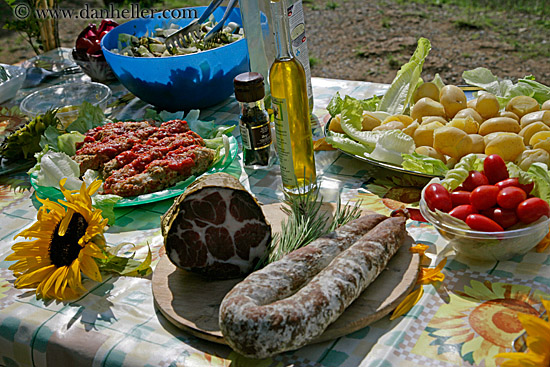 picnic-table-setting-2.jpg