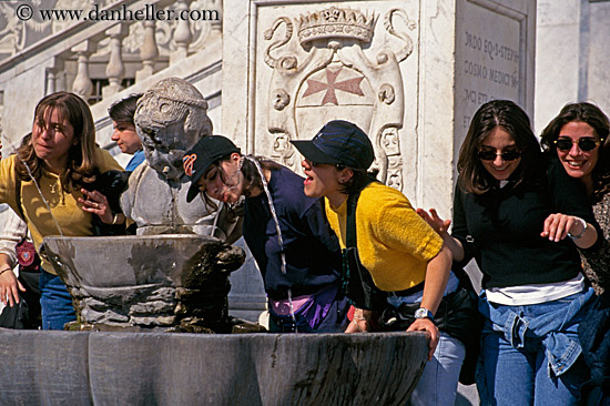 girls-drinking-from-fountain-2.jpg