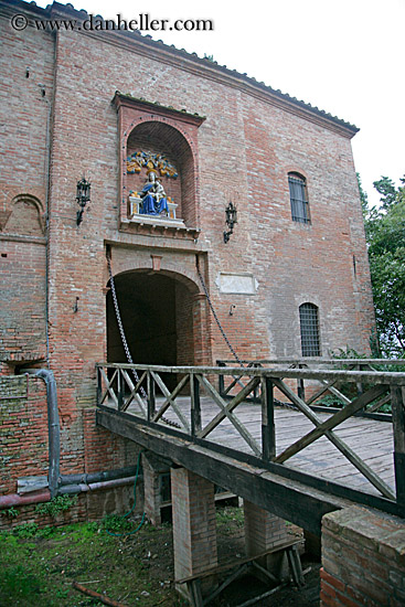 bridge-to-monastery.jpg