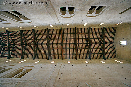 wood-beam-ceiling.jpg