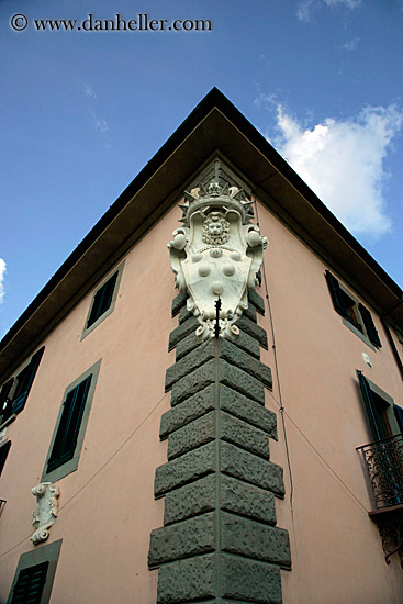 renaissance-villa-1.jpg