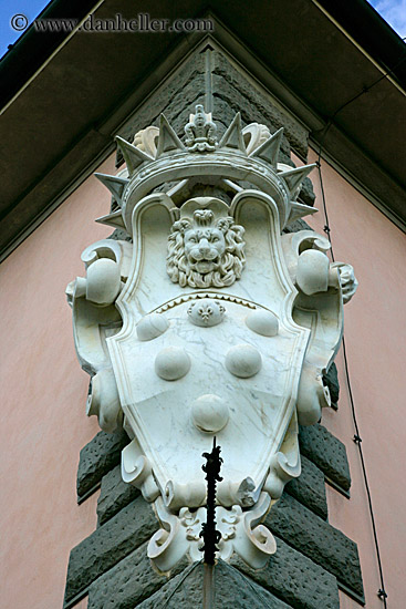 renaissance-villa-2.jpg