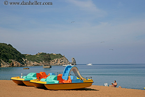 colorful-boats-on-beach-2.jpg