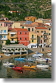 images/Europe/Italy/Tuscany/Towns/IsolaGiglio/town-n-harbor-06.jpg