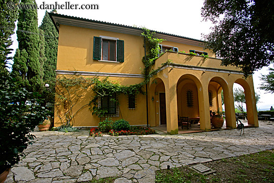 tuscan-villa-3.jpg