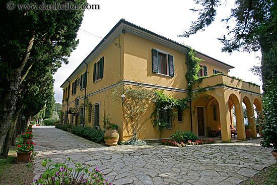 tuscan-villa-4.jpg