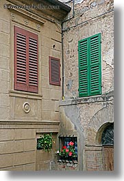 images/Europe/Italy/Tuscany/Towns/Montalcino/FlowersDoorsWindows/flowers-in-windows-2.jpg