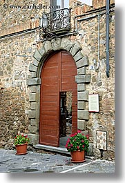 images/Europe/Italy/Tuscany/Towns/Montalcino/FlowersDoorsWindows/wood-door-1.jpg