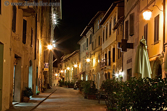 town-at-nite-2.jpg