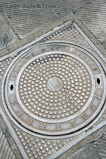 montalcino-manhole-1.jpg