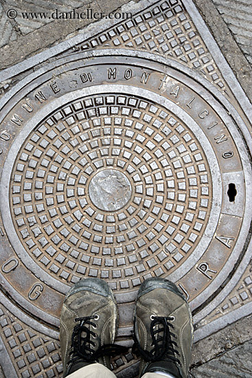 montalcino-manhole-3.jpg