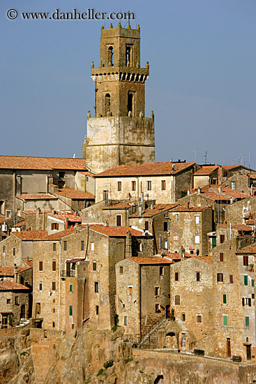 pitigliano-cityscape-05.jpg