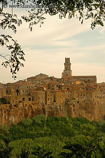 pitigliano-cityscape-09.jpg