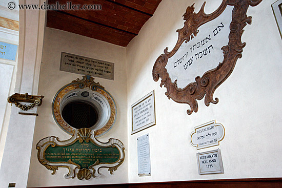 synagogue-signs-2.jpg