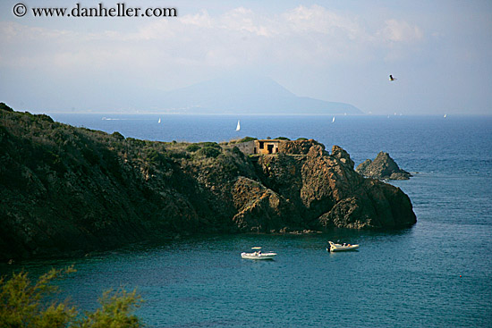 boats-in-lagoon.jpg