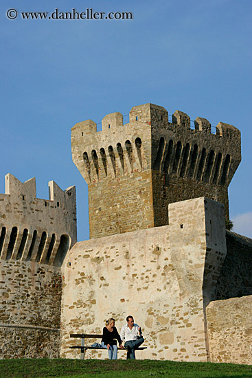 couple-on-bench-n-castle-1.jpg