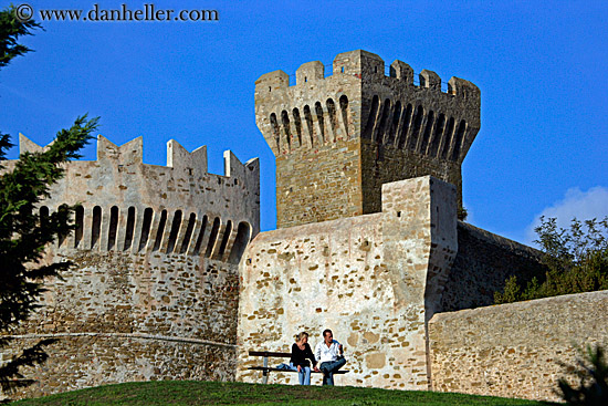 couple-on-bench-n-castle-2.jpg