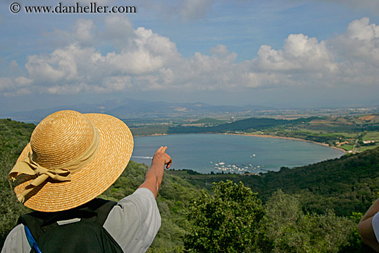 tourist-hat-n-lake-scenic-1.jpg