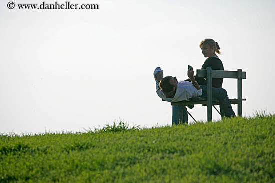 woman-n-man-on-bench.jpg