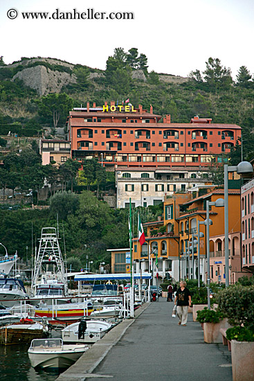 hotel-on-hill.jpg